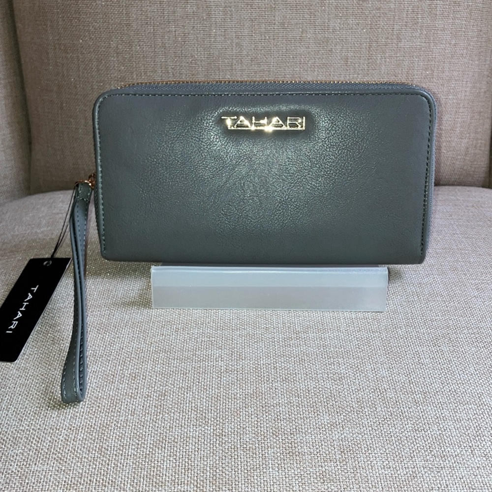 TAHARI Cream Gray Leather Wristlet New Designer Leopard Continental Spacious